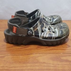 camo crocs with velcro strap